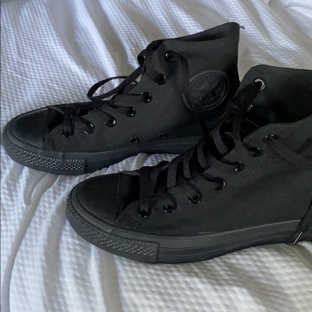 Sold Converse high top all black